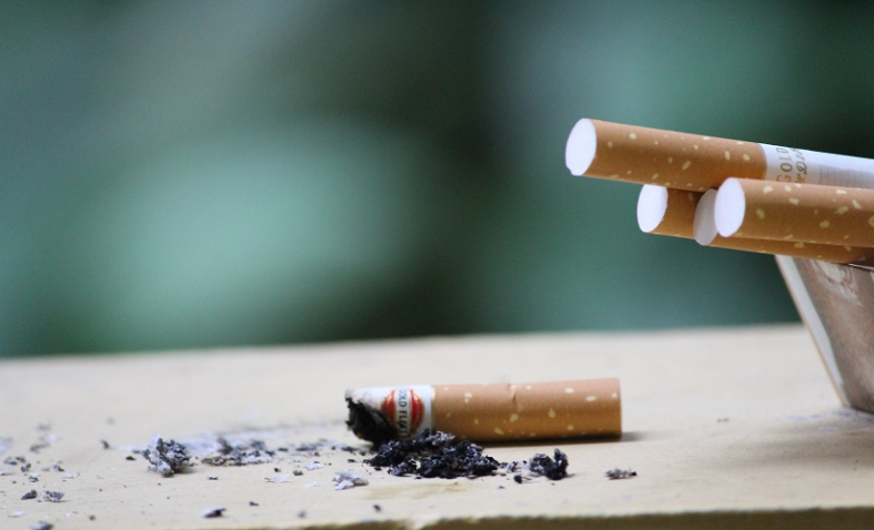 EFFECTS OF SMOKING ON ORAL HEALTH