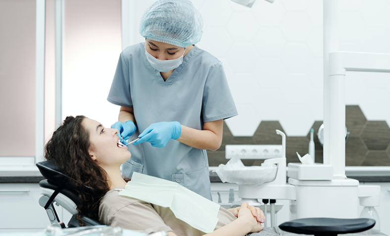 WHEN SHOULD YOU OPT FOR A ROOT CANAL TREATMENT, AND WHAT TO EXPECT IN THE PROCEDURE?
