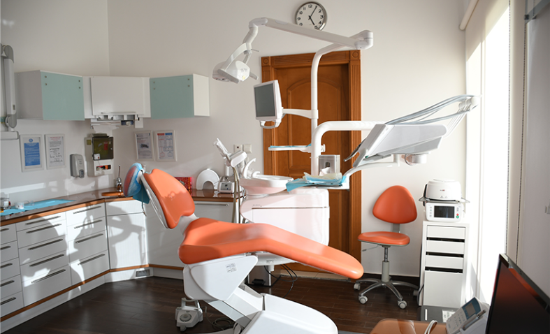 HOW TO VISIT THE DENTIST SAFELY DURING COVID-19